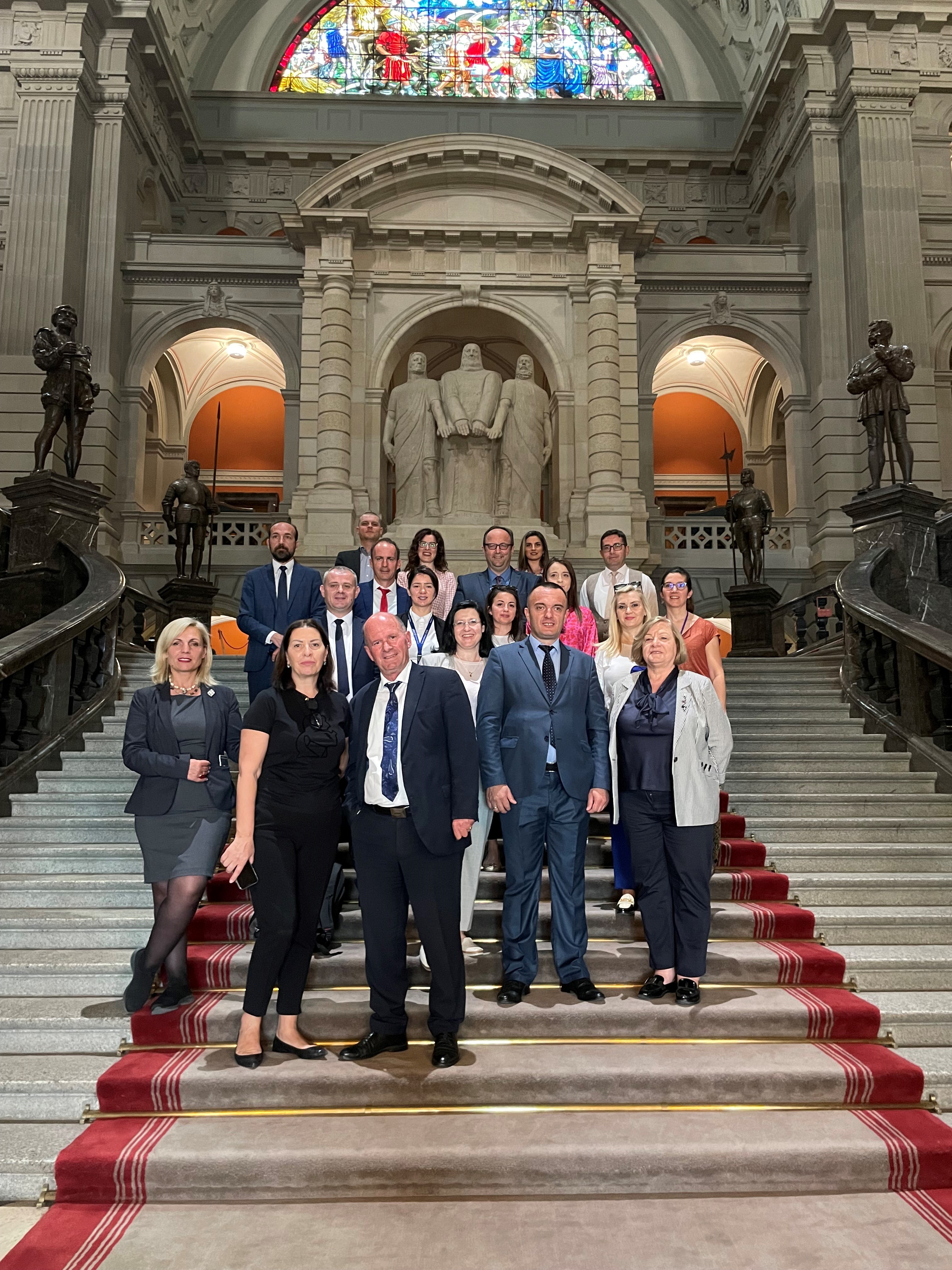 Visite conjointe (délégation des secrétariats du Parlement d’Albanie et du Kosovo) à Berne en mai 2022 