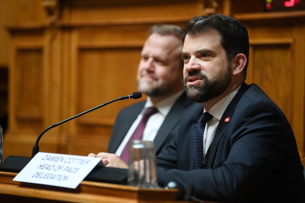Le conseiller national Damien Cottier, président de la délégation suisse auprès du Conseil de l’Europe, a présidé l’ouverture et la clôture de la session ainsi que le panel « Pandémie et scrutins ».