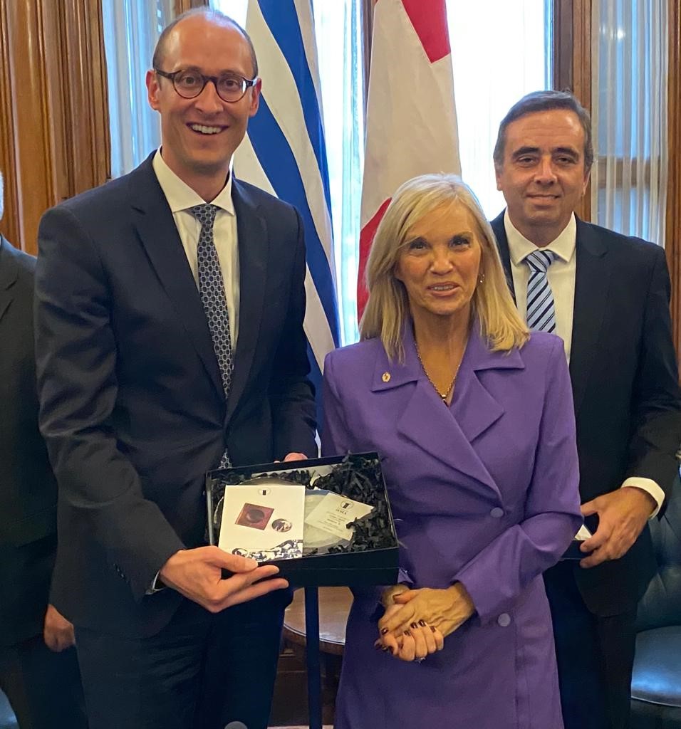 Nationalratspräsident Martin Candinas mit Beatriz Argimón, Vizepräsidentin der Republik Uruguay sowie Präsidentin des Senats, un