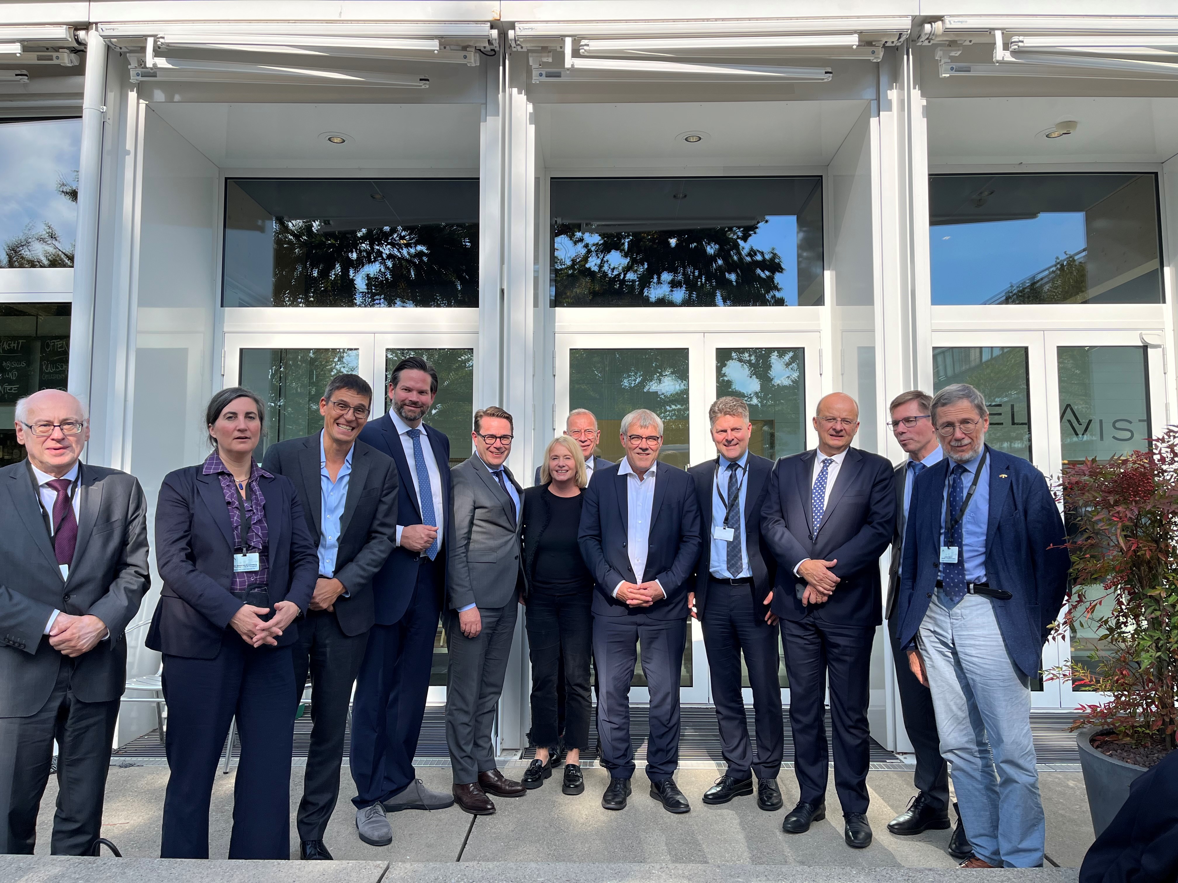 Visita di lavoro al campus del Politecnico federale sull’Hönggerberg a Zurigo  Da sinistra a destra: Zdzislaw Krasnodebski (ECR,