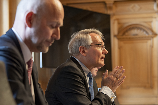 Nel colloquio con il presidente del Consiglio degli Stati Thomas Hefti si discute il tema delle relazioni tra la Svizzera e l’Unione europea.