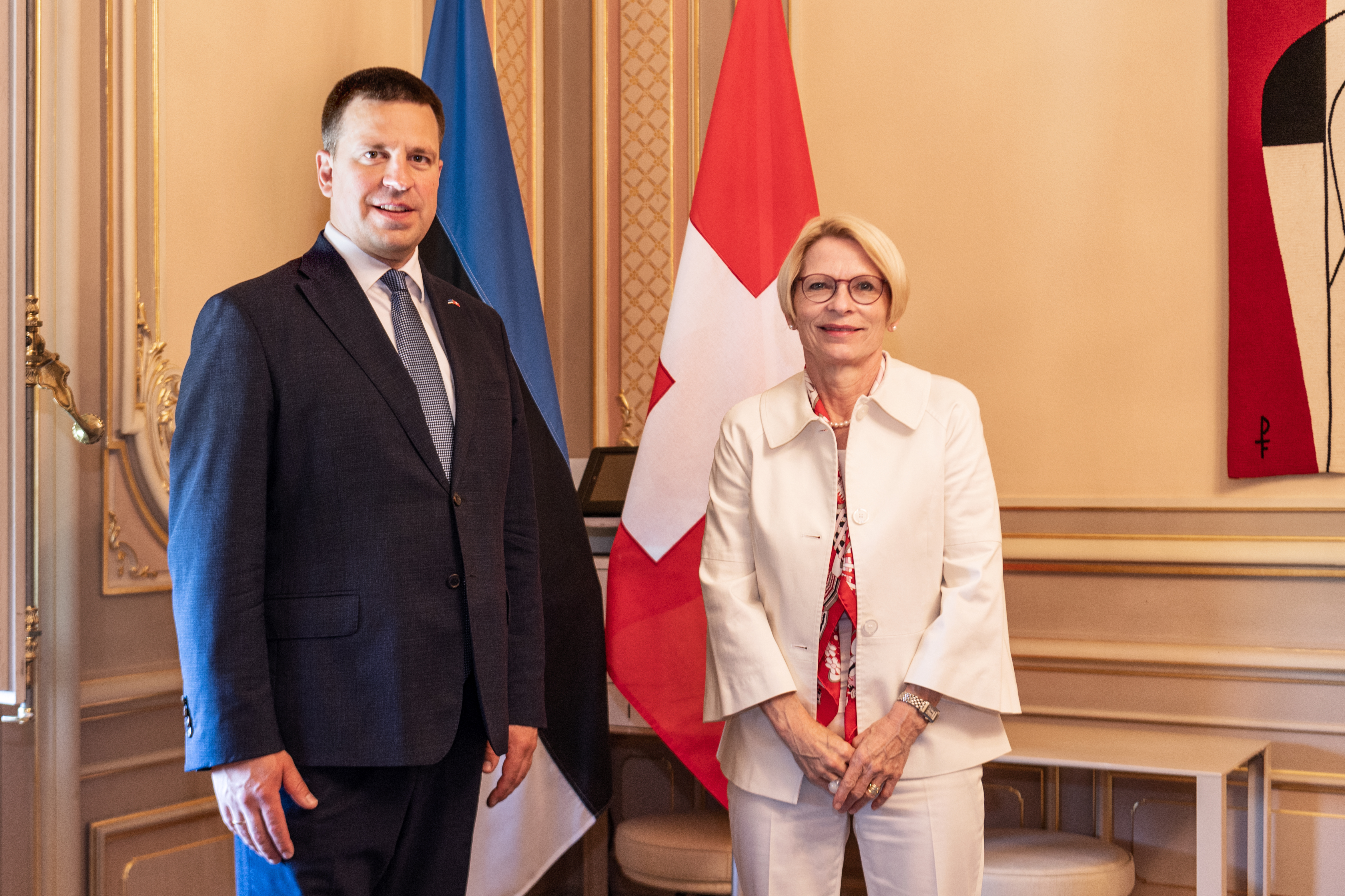 Der estnische Parlamentspräsident Jüri Ratas bei seinem Treffen mit der Staatssekretärin des Departements für auswärtige Angelegenheiten (EDA), Livia Leu 