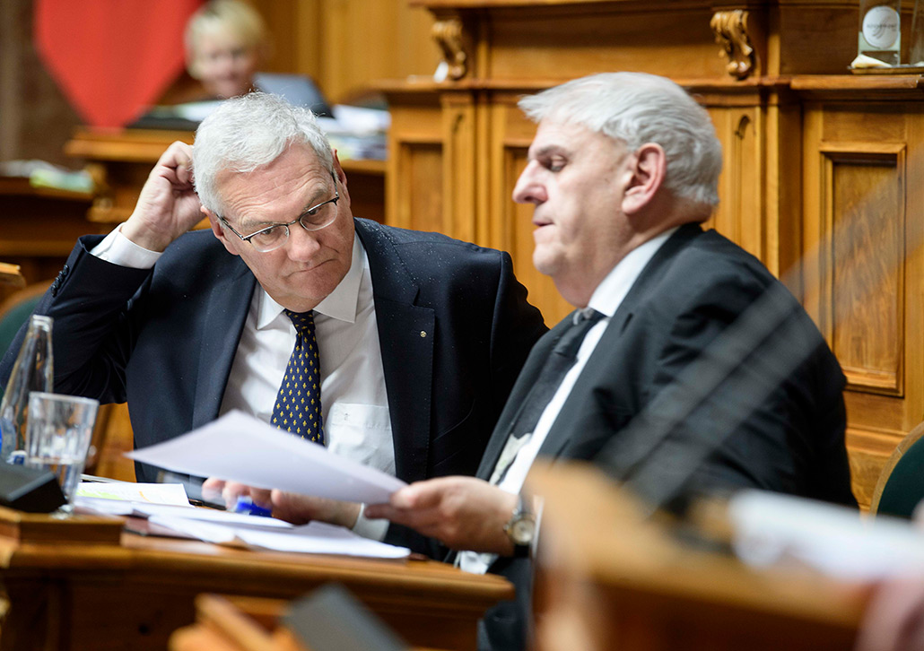 Die Berichterstatter im Nationalrat Thomas Müller (links) und Daniel Brélaz (rechts)