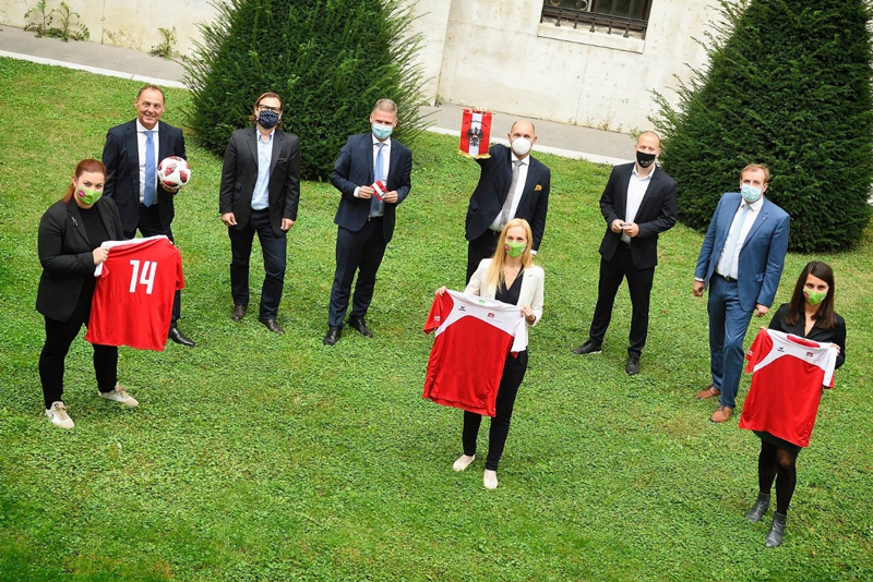 En 2020, trois femmes sont venues renforcer les effectifs du FC Nationalrat autrichien. Photo : Zinner/Parlamentsdirektion