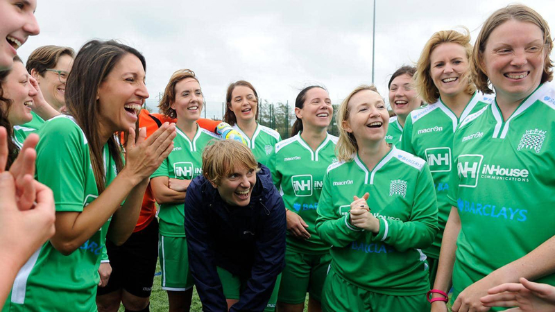 Équipe féminine de football des parlementaires anglaises (2019). Photo : https://home.barclays 