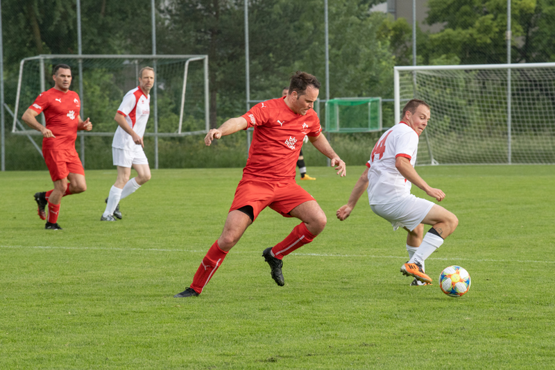 Le match contre les vignerons a été âprement disputé. Le FC Conseil national a finalement gagné par deux buts à un après avoir été mené par un but à zéro.