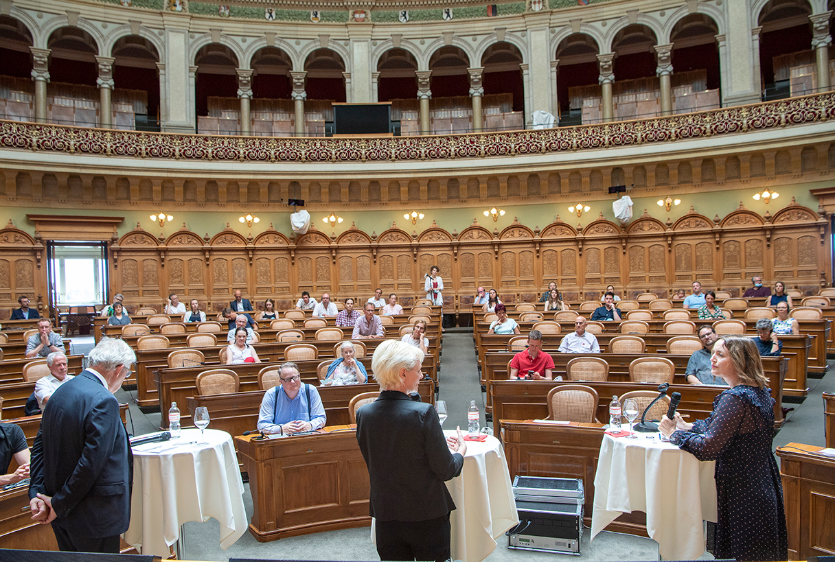 https://edit.parlament.ch/SiteCollectionImages/services/Blog/blog-content/sommerserie-2021/2020-08-01-NR-CN-Isabelle-Moret-Hans-