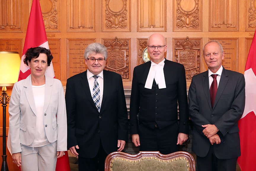 Martina Buol (Stv. Generalsekretärin der Bundesversammlung), Ivo Bischofberger, Geoff Regan, Beat Nobs (Schweizer Botschafter in Kanada)