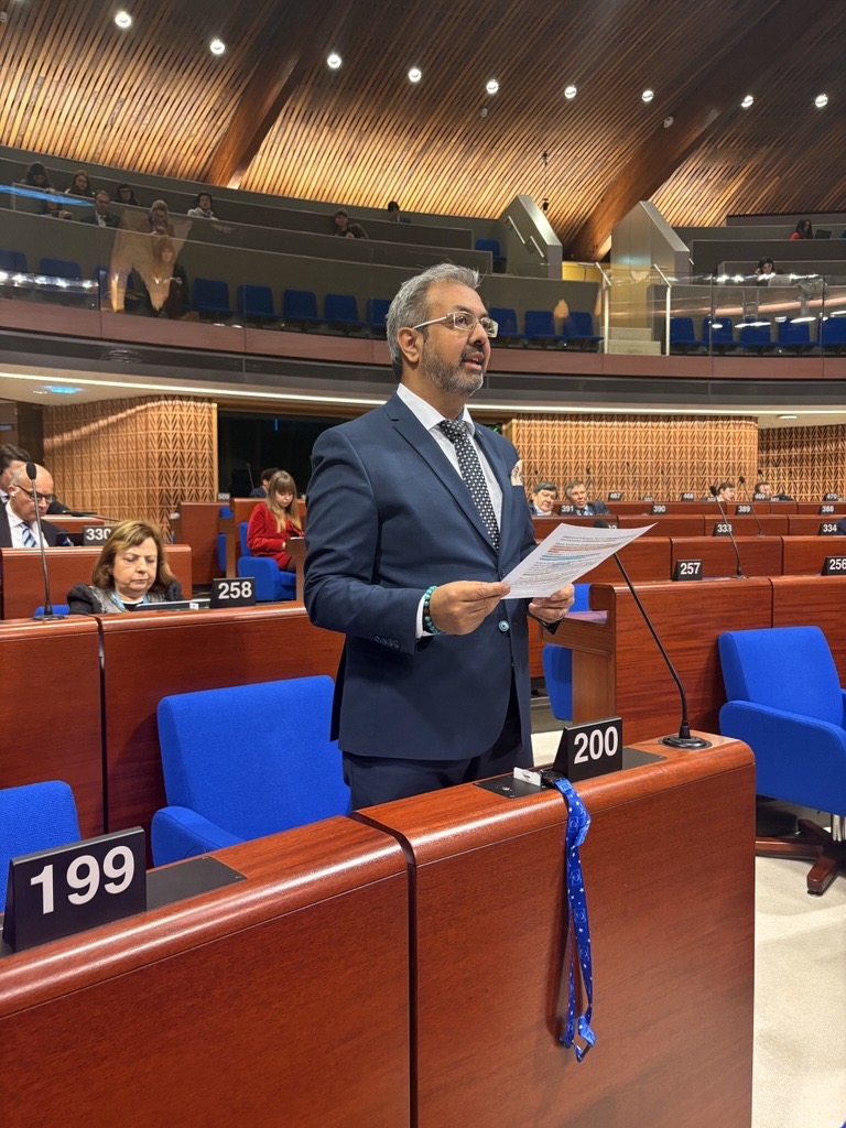 Niklaus Samuel Gugger, conseiller national durant le débat d’urgence sur le Moyen-Orient ©Services du Parlement 
